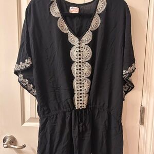 Stella & Dot Black and Cream Swim Coverup